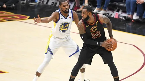A Kevin Durant no le importa si LeBron está o no en los playoffs