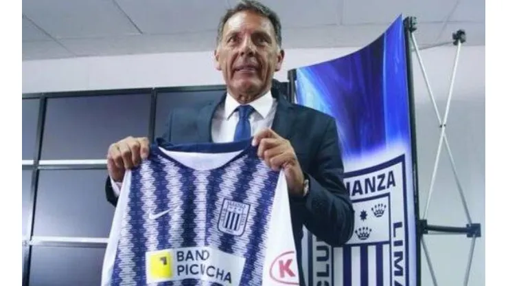 Y aunque algunos no les guste: la dirigencia de Alianza Lima respaldó a Russo