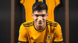 No se va a ningún lado: Raúl Jiménez renovó con el Wolverhampton