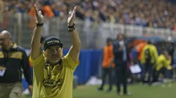 Desde la distancia, Maradona se sumó a los saludos y felicitó a Racing