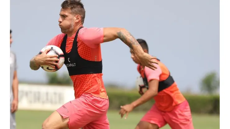 Una sola duda tiene Nicolás Córdova para el partido ante Binacional