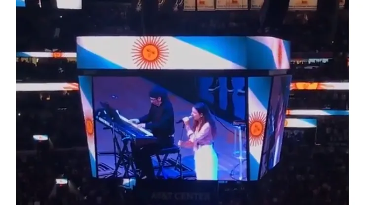 Terrible: En el homenaje a Ginóbili sonó la peor versión del himno argentino