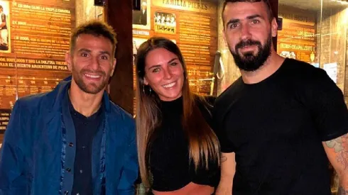 Mina junto a Pratto y Ponzio. (Instagram)