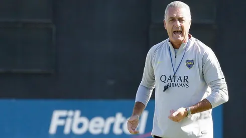 Alfaro en la práctica de Boca. (Foto: @bocajrsoficial)