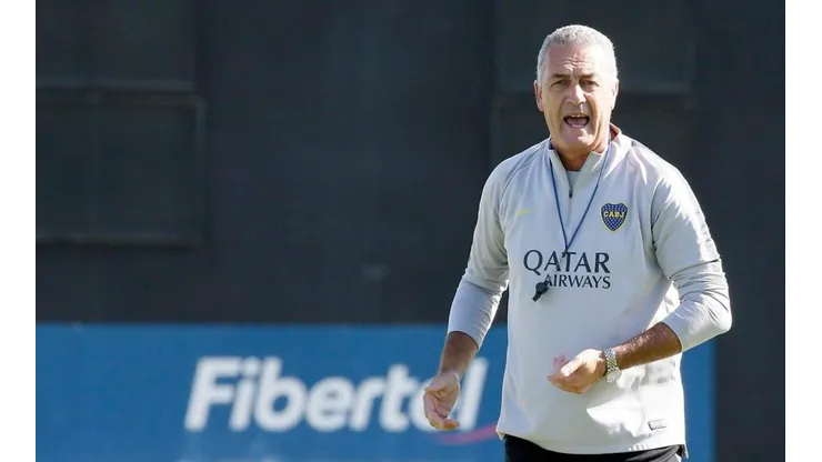 Alfaro en la práctica de Boca. (Foto: @bocajrsoficial)