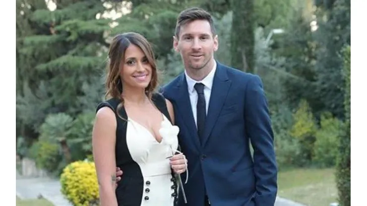 Foto de Antonella junto a Messi.