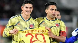 En las malas mucho más: Falcao y Colombia festejaron su gol con la camiseta de Juanfer Quintero