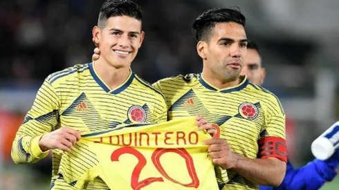 En las malas mucho más: Falcao y Colombia festejaron su gol con la camiseta de Juanfer Quintero