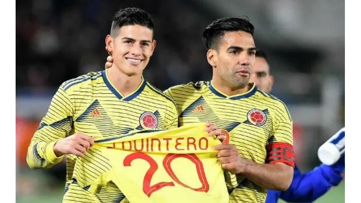 En las malas mucho más: Falcao y Colombia festejaron su gol con la camiseta de Juanfer Quintero
