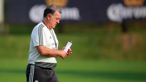 Martino quiere imponer sus condiciones en El Tri.