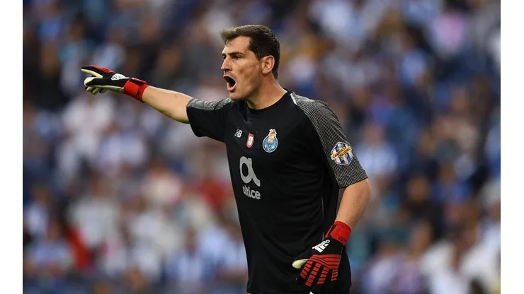 Casillas da las razones de su "amor" por el Cruz Azul