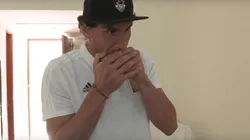 Guzmán quizo mostrar sus dotes musicales pero terminó haciendo el ridículo con la armónica