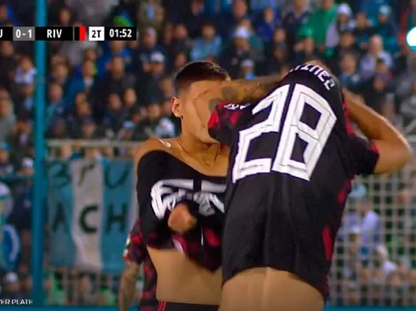 Insólito: Montiel y Martínez Quarta intercambiaron camisetas en pleno partido