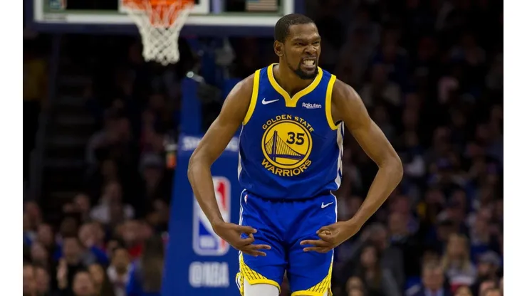 Falta de respeto: Kevin Durant desmiente a su entrenador en plena rueda de prensa