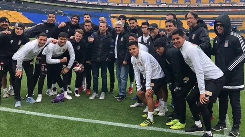 Uno de los deportistas más destacados de México visitó el entrenamiento de Tigres en la previa al Clásico