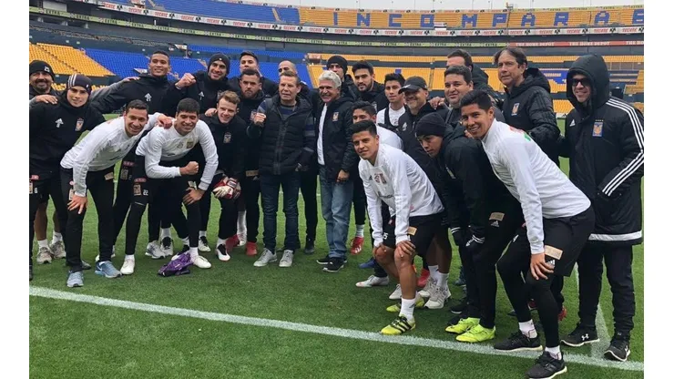 Uno de los deportistas más destacados de México visitó el entrenamiento de Tigres en la previa al Clásico