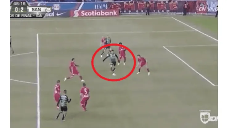 Una asistencia mágica de Correa hizo que Furch marque el segundo del Santos Laguna