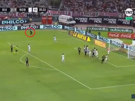 Ferreira sorprendió a todos y clavó el tercero de River con un tiro libre letal