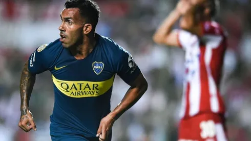 Gol de Tevez para el 2 a 1.