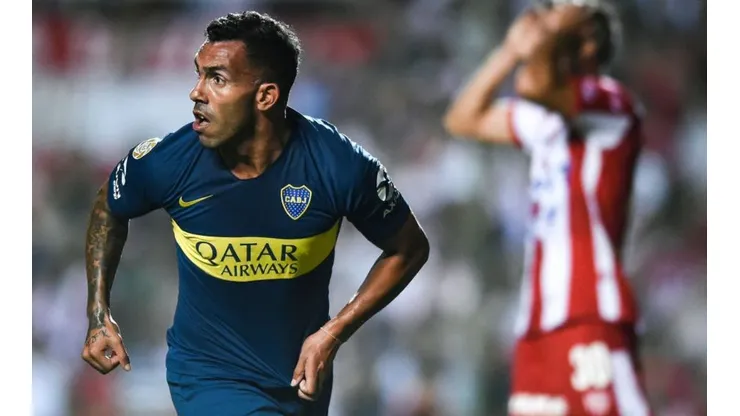 Gol de Tevez para el 2 a 1.