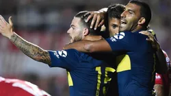 Gol de Almendra y festejo grupal.