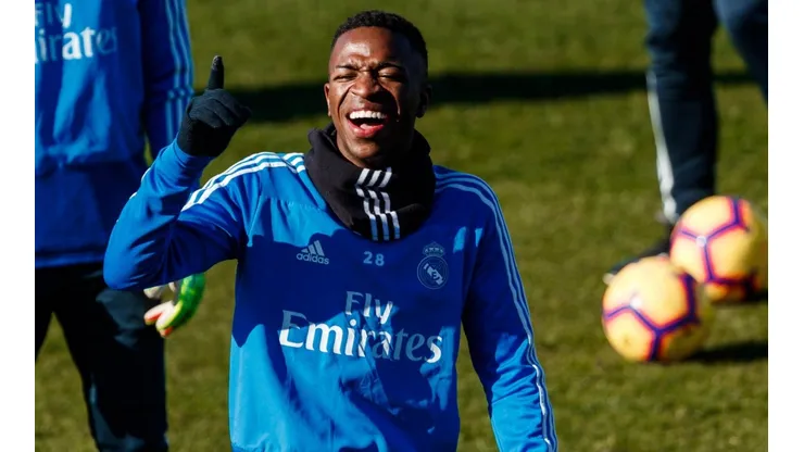 Después que lo elimine Barcelona, llegó el día más feliz en la vida de Vinicius