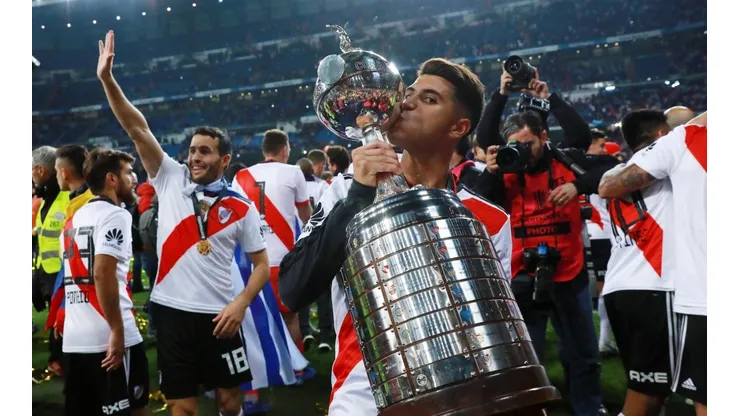 El representante de Palacios habló del futuro del jugador