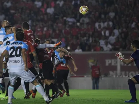 Saltaron Lisandro y Donatti, pero al gol de Racing lo hizo Burdisso en contra