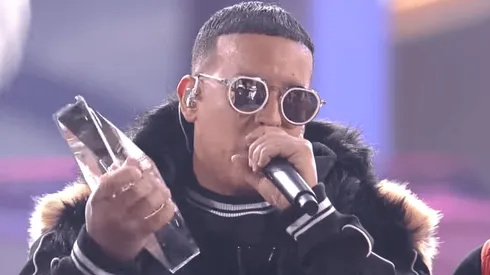 Daddy Yankee emocionó a todos en el homenaje de Premio Lo Nuestro