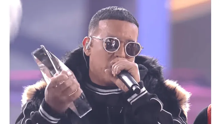 Daddy Yankee emocionó a todos en el homenaje de Premio Lo Nuestro
