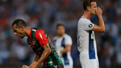 Cortés festeja su gol ante la desazón de Pochettino.