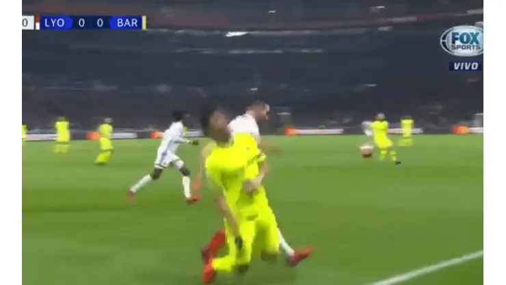 Para ponerle volumen: el exagerado grito de Luis Suárez ante Lyon