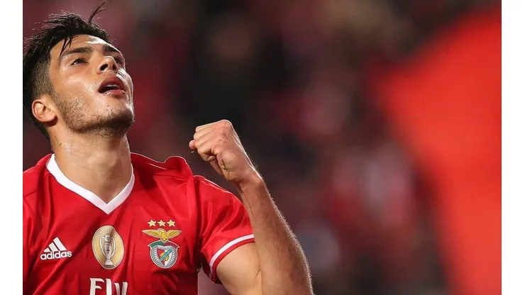 Ya se fue, pero Jiménez mira igual a Benfica a la distancia