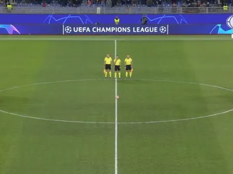 Conmovedor minuto de silencio por Sala antes del comienzo de Roma vs. Porto