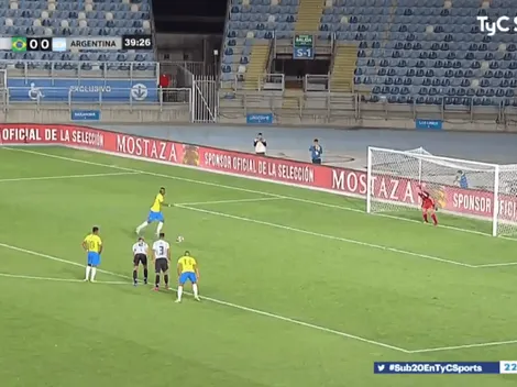 Un canchero: Lincoln pateó el penal más lento de la historia y Roffo casi se lo ataja