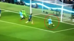 No fueron todas buenas: Agüero se perdió el gol más fácil de todos