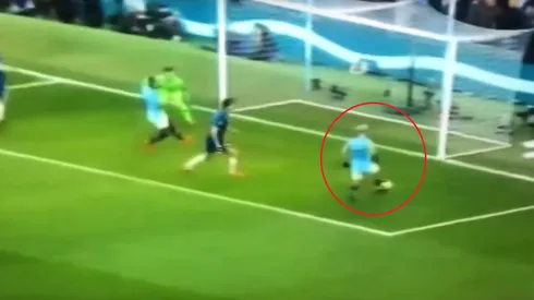 No fueron todas buenas: Agüero se perdió el gol más fácil de todos