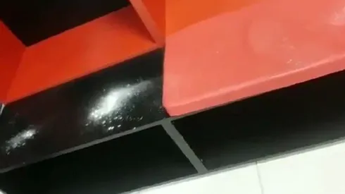 A horas del clásico: denuncian que habría polvo tóxico y hasta cenizas de muertos en el vestuario de Central