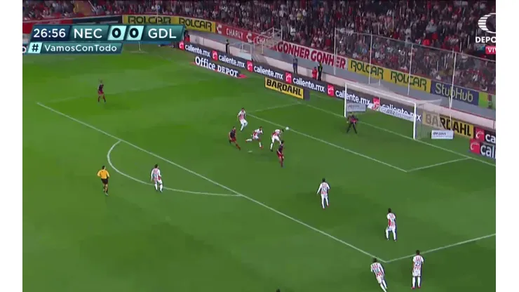 Ventura Alvarado anotó un gol en propia puerta.