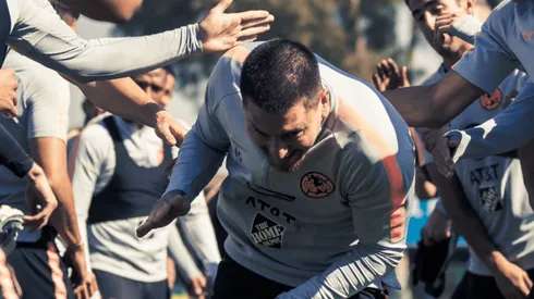 El plantel del América recibió a Nico Castillo a los golpes