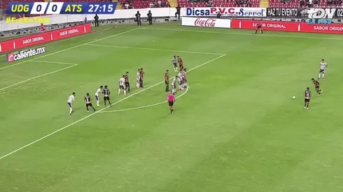 Daniel García abrió el marcador con un golazo de tiro libre.