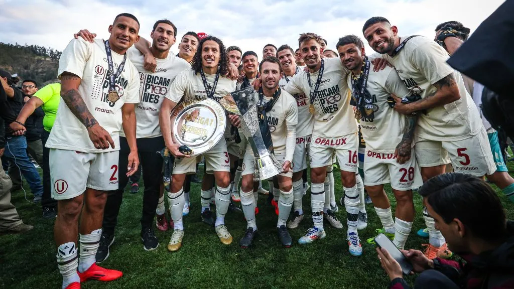 Universitario se coronó campeón en Perú tras ganar los dos torneos cortos.