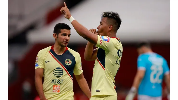 Roger Martínez puso el segundo tanto del América.