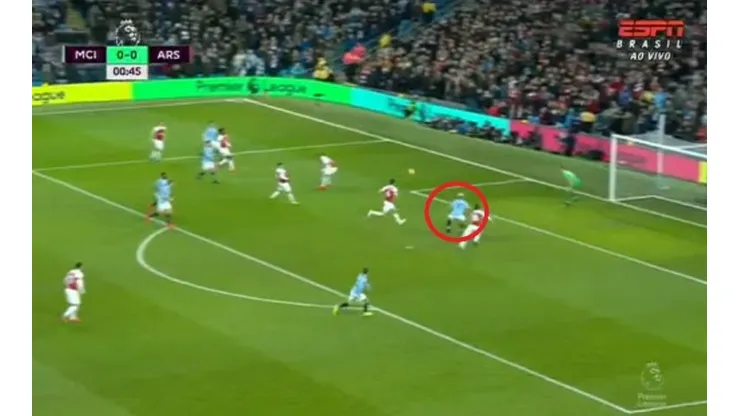 Sergio Agüero y una pirueta fenomenal.