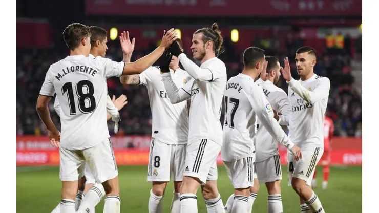 TRIUNFO MERENGUE. Felicitaciones entre todos en el triunfo del Real Madrid (Foto: Getty).