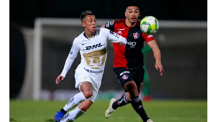 Reyes sufrió una dura lesión en el partido ante Pumas.