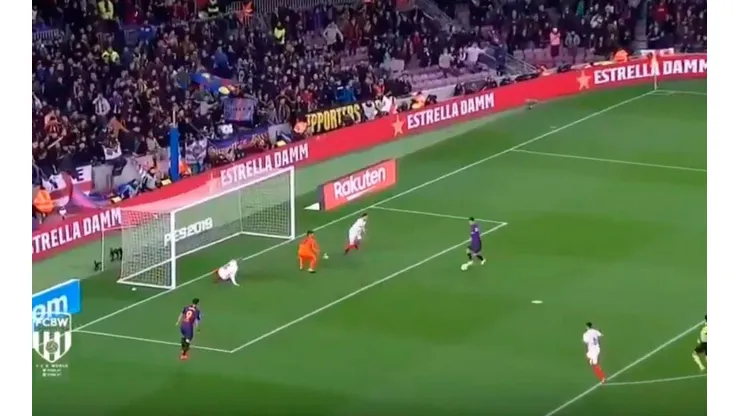 Messi no pudo con la defensa del Sevilla.