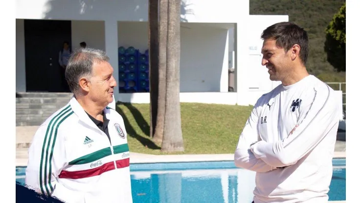 ¿Rogelio selección?: Martino visitó el entrenamiento del Rayados y le sacaron una gran foto con Funes Mori
