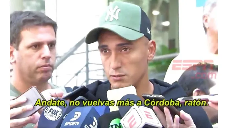 Momento tenso: un hincha de Belgrano increpó a Matías Suárez mientras hablaba con la prensa
