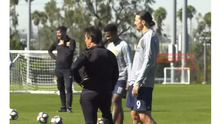 En la primera charla entre Guillermo y Zlatan, fue el sueco el que dio la lección
